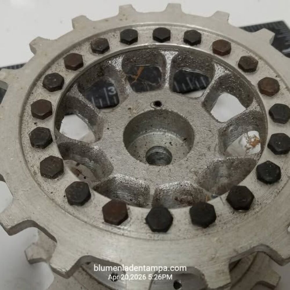 1/10 King Tiger Metal Tank Track links and Sprocket Wheel